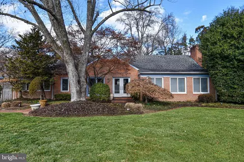 1106 Arcturus Ln, Alexandria, VA 22308