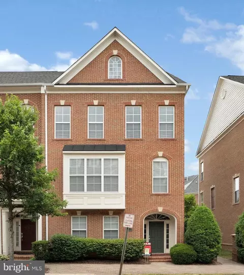 113 Fortnightly Blvd, Herndon, VA 20170