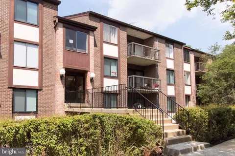 9704 Kingsbridge Dr #204, Fairfax, VA 22031