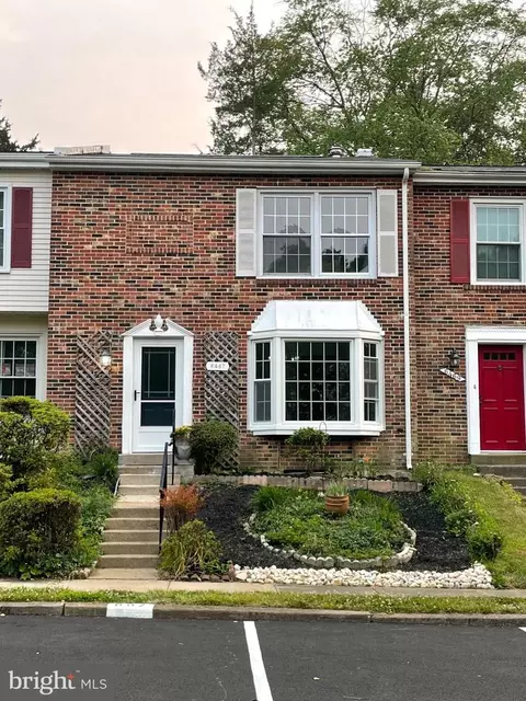 6467 Rockshire Ct, Alexandria, VA 22315