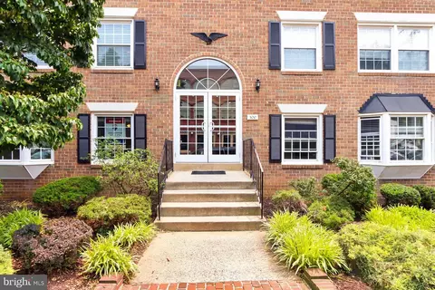 100 Church St NW #A-101, Vienna, VA 22180