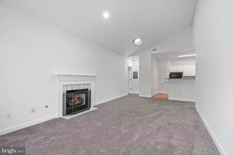 4409 Fair Stone Dr #306, Fairfax, VA 22033
