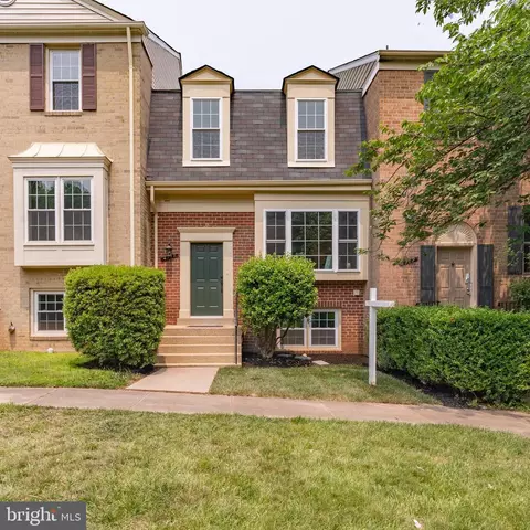 4717 Gainsborough Dr, Fairfax, VA 22032