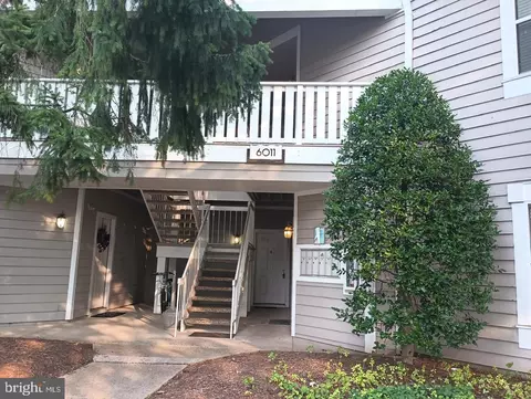 6011 Rosebud Ln #102, Centreville, VA 20121