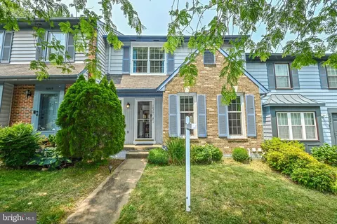 10206 Scarborough Commons Ct, Burke, VA 22015