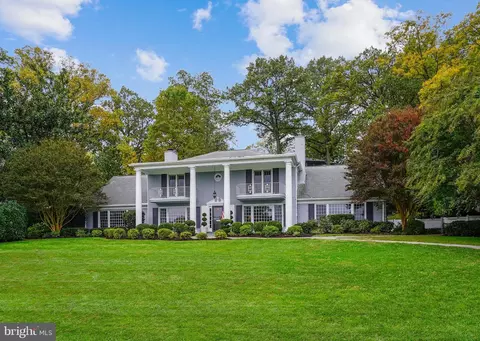 7400 Park Terrace Dr, Alexandria, VA 22307