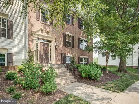 12100 Greenway Ct #234, Fairfax, VA 22033