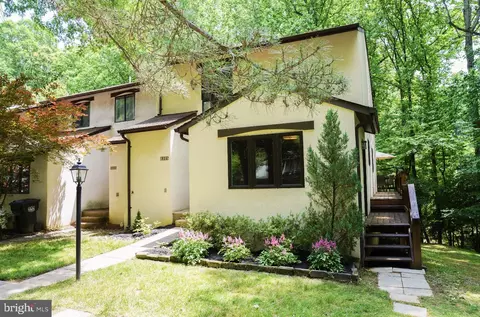 2325 Glade Bank Way, Reston, VA 20191