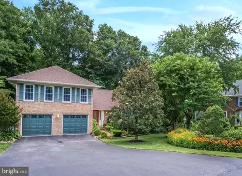 7821 Windy Point Ct, Springfield, VA 22153