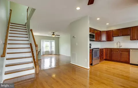 13970 New Braddock Rd, Centreville, VA 20121