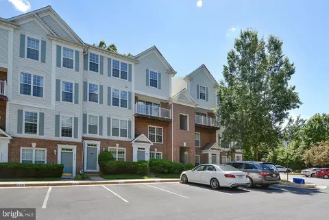 12739 Fair Crest Ct #49-303, Fairfax, VA 22033