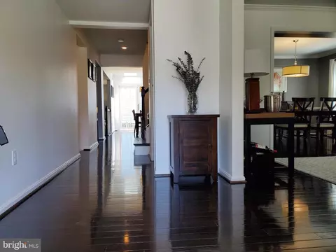 3619 Beech Down Dr, Chantilly, VA 20151 photo 2