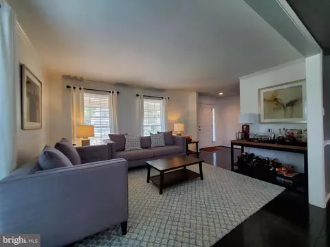 3619 Beech Down Dr, Chantilly, VA 20151 photo 5