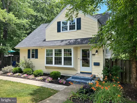 6511 Cavalier Dr, Alexandria, VA 22307
