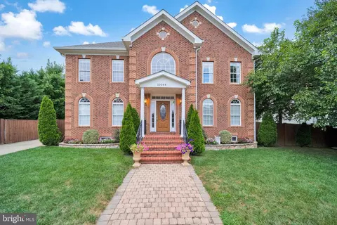 10044 Blake Ln, Oakton, VA 22124