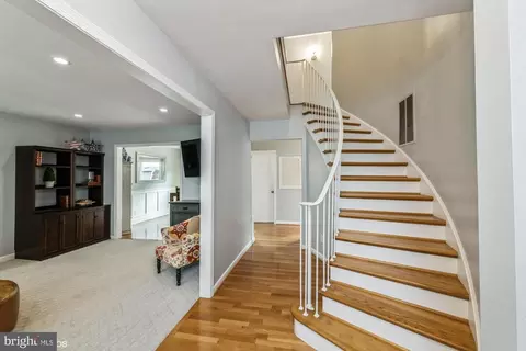 8403 Millbury Dr, Springfield, VA 22152 photo 4