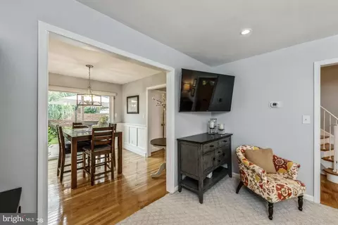 8403 Millbury Dr, Springfield, VA 22152 photo 9