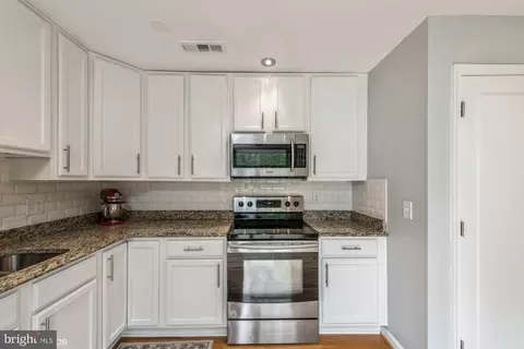 8403 Millbury Dr, Springfield, VA 22152 photo 17
