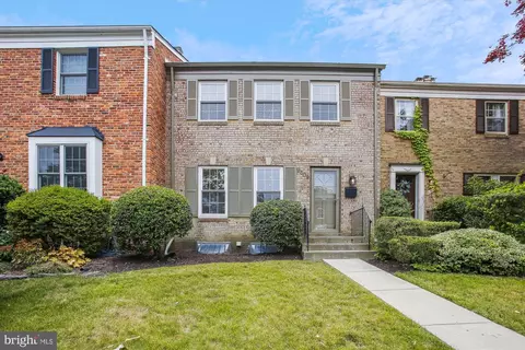 9309 Marycrest St, Fairfax, VA 22031