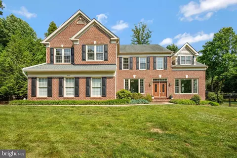 1609 Chathams Ford Pl, Vienna, VA 22182
