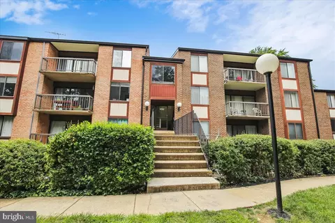 9702 Kingsbridge Dr #302, Fairfax, VA 22031