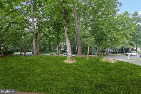 2207 Wakerobin Ln, Reston, VA 20191 photo 4
