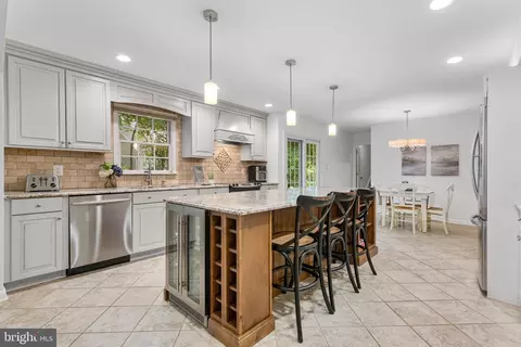 2207 Wakerobin Ln, Reston, VA 20191 photo 14