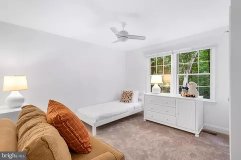 2207 Wakerobin Ln, Reston, VA 20191 photo 40