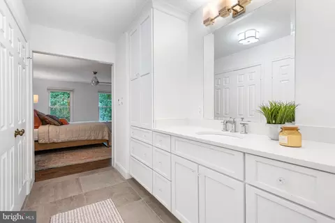 2207 Wakerobin Ln, Reston, VA 20191 photo 36