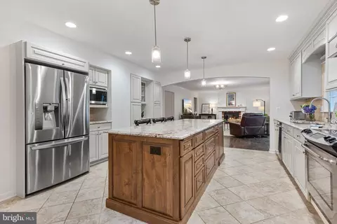 2207 Wakerobin Ln, Reston, VA 20191 photo 16