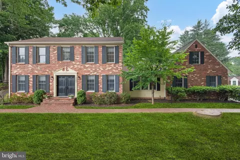 2207 Wakerobin Ln, Reston, VA 20191 photo 2