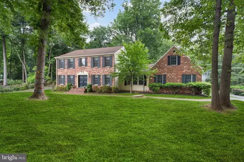 2207 Wakerobin Ln, Reston, VA 20191