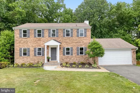 6001 Harvester Ct, Burke, VA 22015