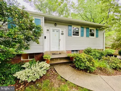 8513 Wagon Wheel Rd, Alexandria, VA 22309