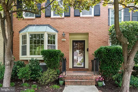 6321 Olde Towne Ct, Alexandria, VA 22307