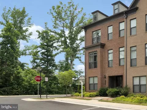 4490 Lateleaf Trl, Fairfax, VA 22030