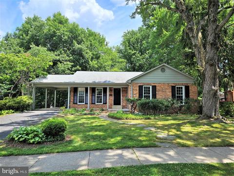 4639 Denpat Ct, Annandale, VA 22003