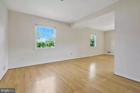 7905 Jansen Dr, Springfield, VA 22152 photo 14