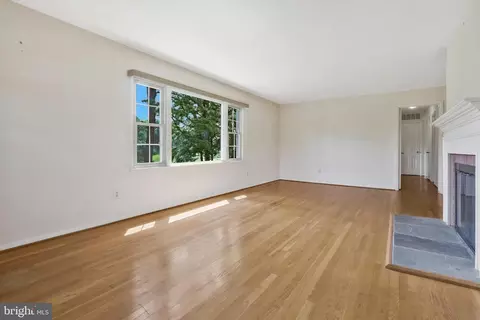 7905 Jansen Dr, Springfield, VA 22152 photo 13