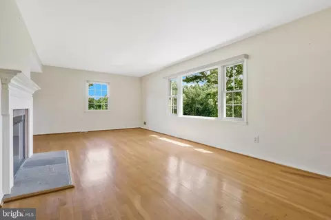 7905 Jansen Dr, Springfield, VA 22152 photo 11