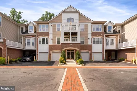 7880 Rolling Woods Ct #408, Springfield, VA 22152 photo 2
