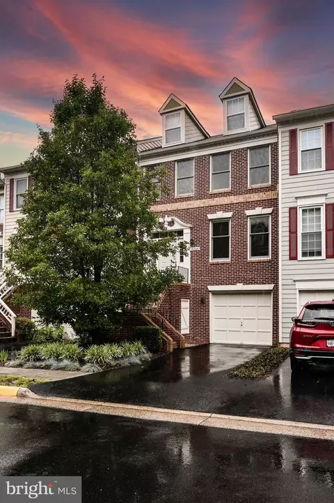 6898 Mclean Province Cir, Falls Church, VA 22043
