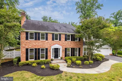 1178 Huntover Ct, Mclean, VA 22102