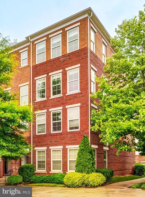 2931 Finsbury Pl #108, Fairfax, VA 22031