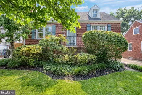 2827 W George Mason Rd, Falls Church, VA 22042