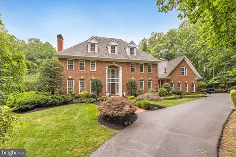 11109 Devereux Station Ln, Fairfax Station, VA 22039