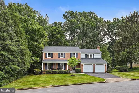 7903 Stirrup Cup Ln, Mclean, VA 22102