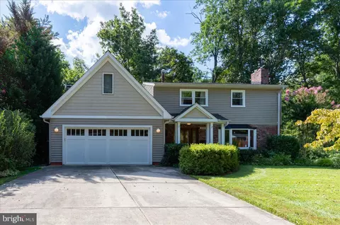 4804 Springbrook Dr, Annandale, VA 22003