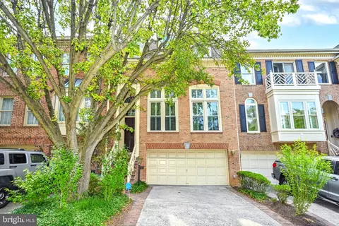 1469 Hampton Ridge Dr, Mclean, VA 22101