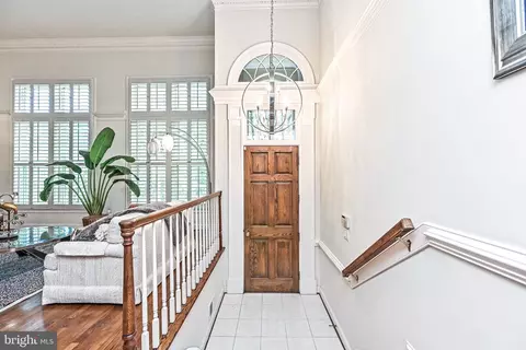 1469 Hampton Ridge Dr, Mclean, VA 22101 photo 3
